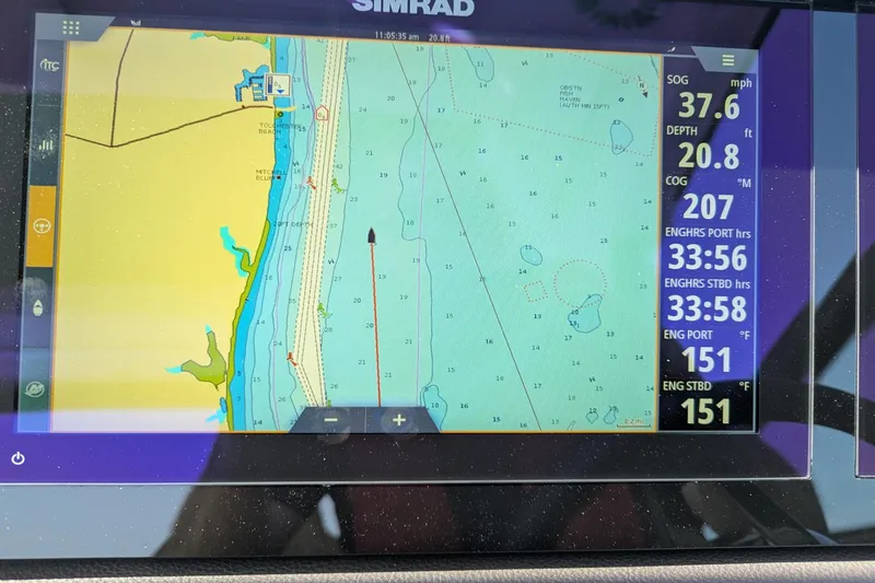 Slide: The Image of Sea Ray Sundancer 320 2023 - 11