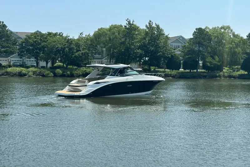Slide: The Image of Sea Ray Sundancer 320 2023 - 2