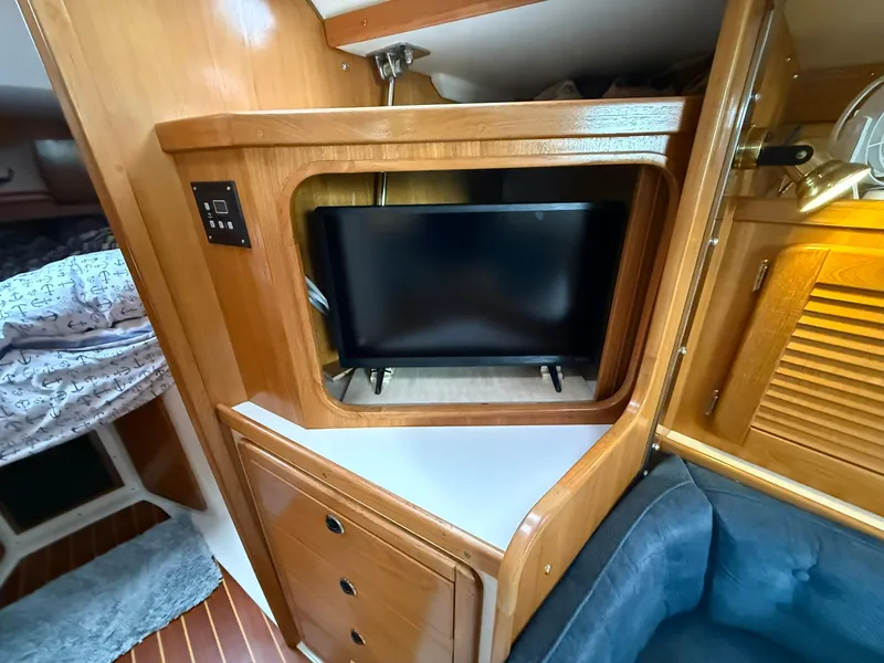 Slide: The Image of Catalina 36 MkII 2000 - 52