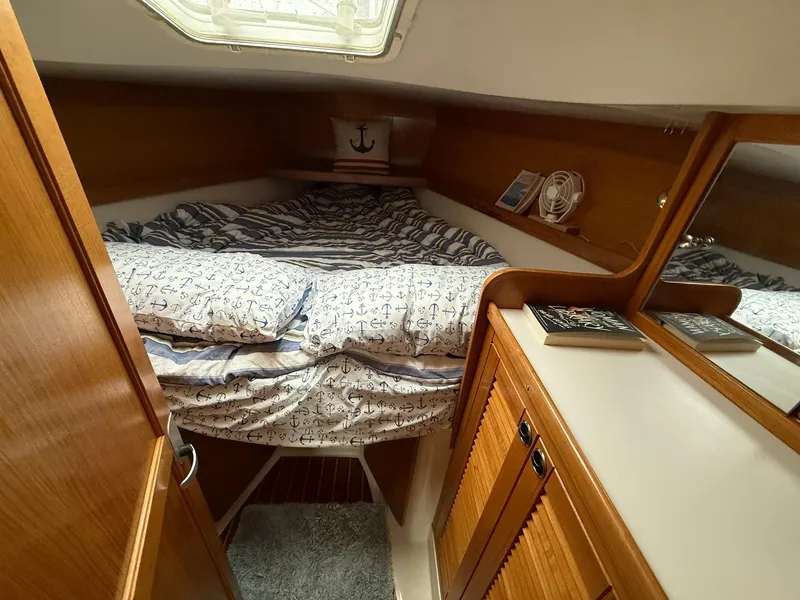 Slide: The Image of Catalina 36 MkII 2000 - 54