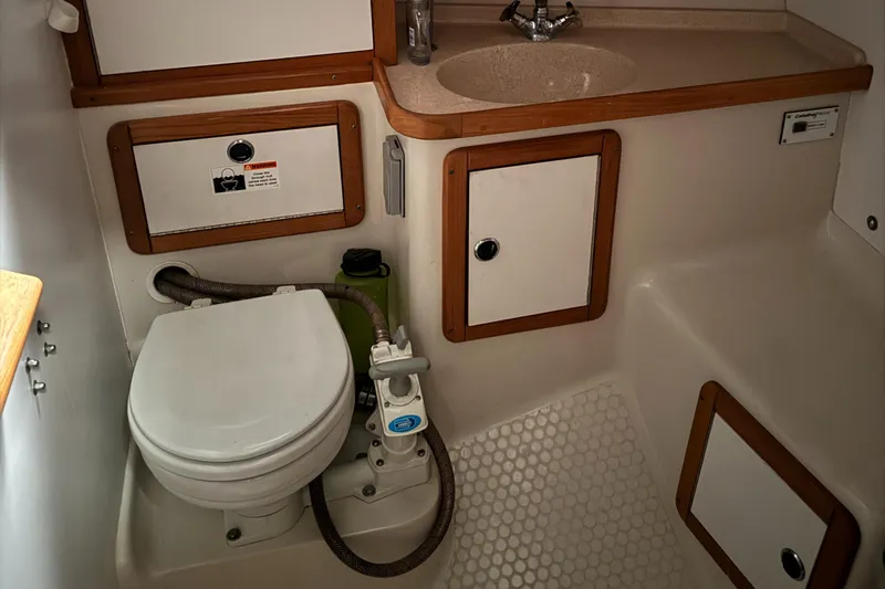 Slide: The Image of Catalina 36 MkII 2000 - 57