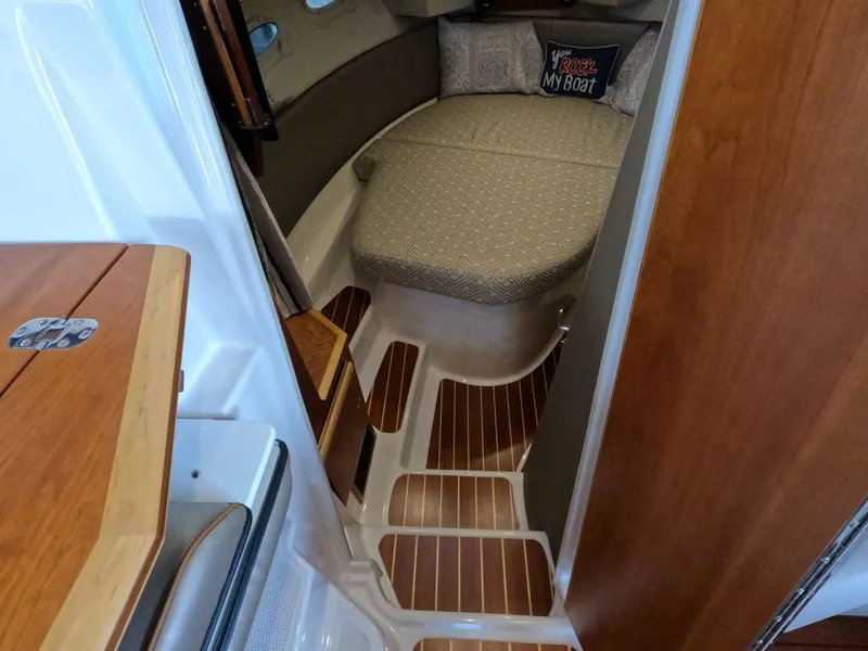 Slide: The Image of Cutwater C-30 Sedan 2020 - 52