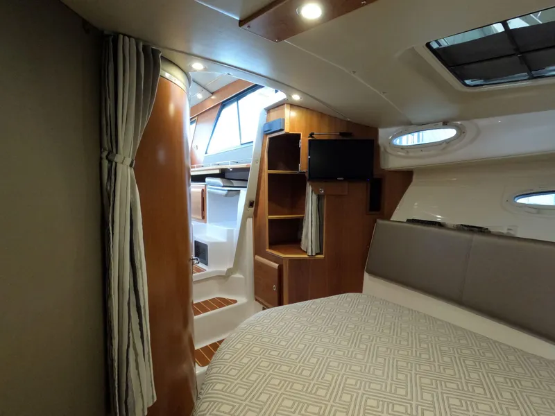 Slide: The Image of Cutwater C-30 Sedan 2020 - 58