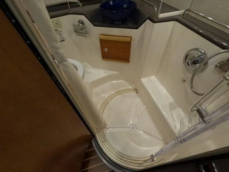 Slide: The Image of Cutwater C-30 Sedan 2020 - 61