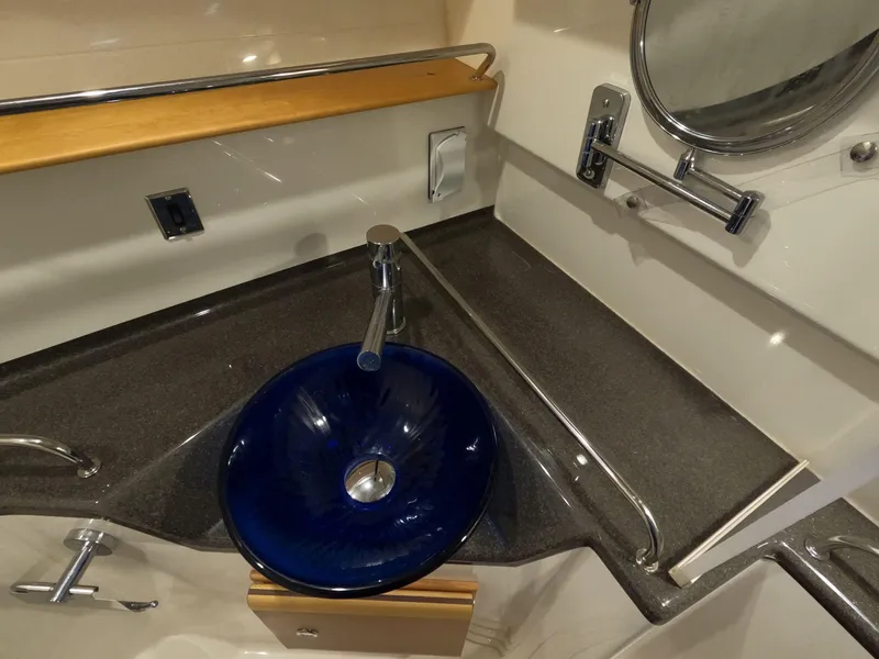 Slide: The Image of Cutwater C-30 Sedan 2020 - 65