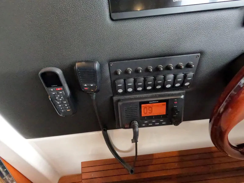 Slide: The Image of Cutwater C-30 Sedan 2020 - 67