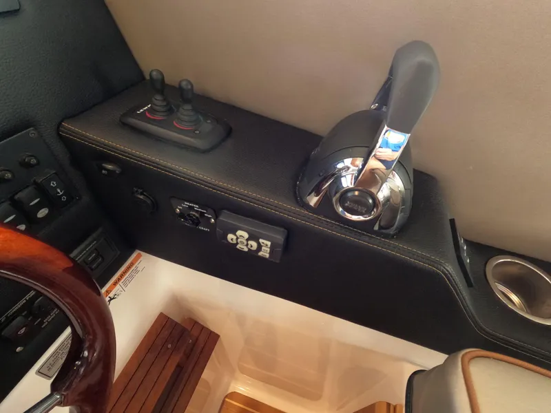 Slide: The Image of Cutwater C-30 Sedan 2020 - 70