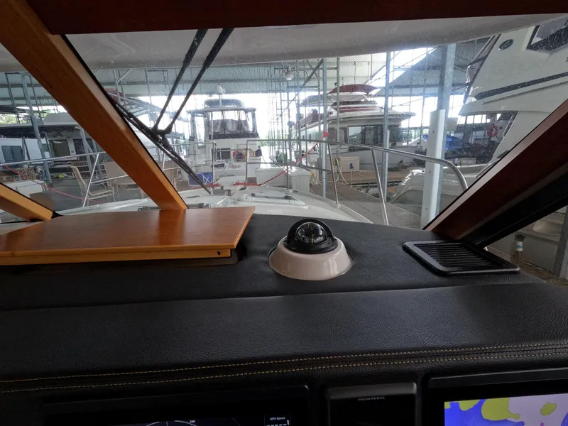 Slide: The Image of Cutwater C-30 Sedan 2020 - 73