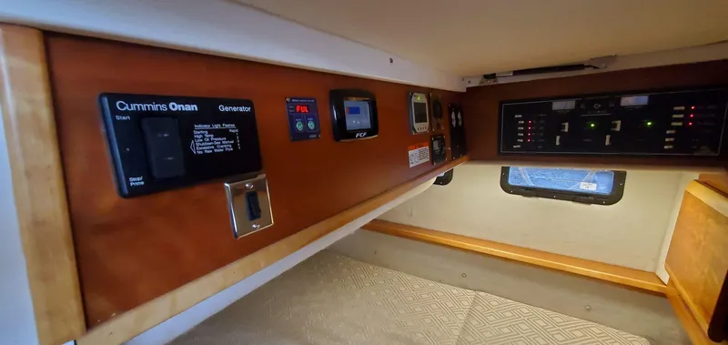 Slide: The Image of Cutwater C-30 Sedan 2020 - 76