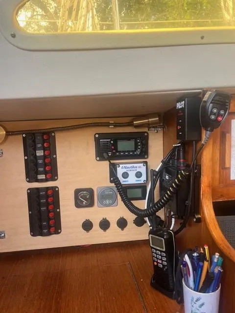 Slide: The Image of Maxi 35 CC 1990 - 50