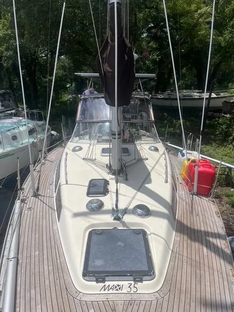 Slide: The Image of Maxi 35 CC 1990 - 59