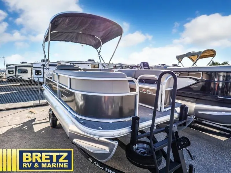 The Image of Party Barge 18 DLX 2025 - 1