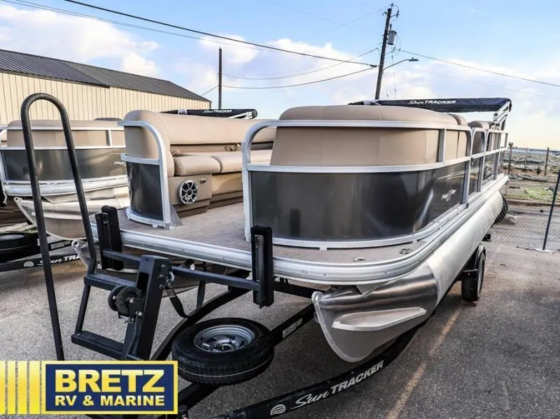 Slide: The Image of Party Barge 18 DLX 2025 - 13