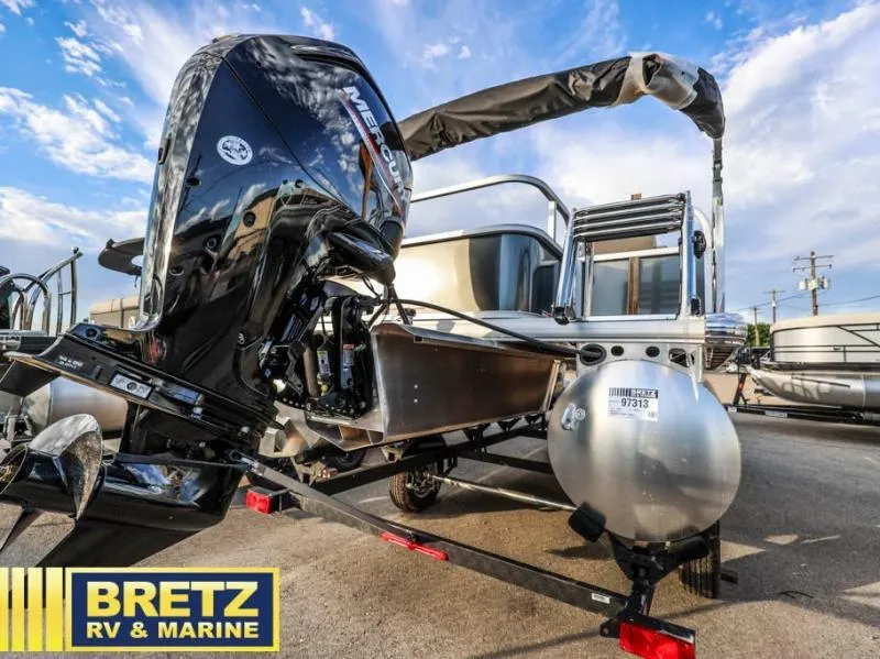 Slide: The Image of Party Barge 18 DLX 2025 - 17