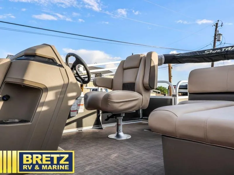 Slide: The Image of Party Barge 18 DLX 2025 - 24