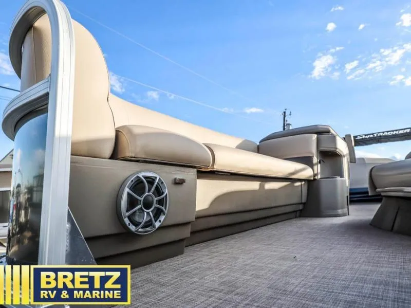 Slide: The Image of Party Barge 18 DLX 2025 - 26