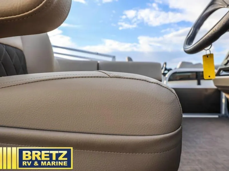 Slide: The Image of Party Barge 18 DLX 2025 - 28