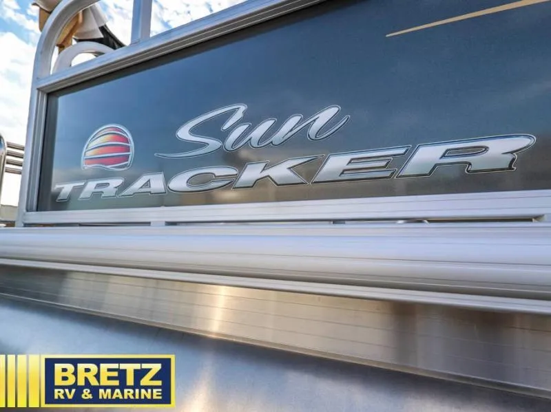 Slide: The Image of Party Barge 18 DLX 2025 - 30