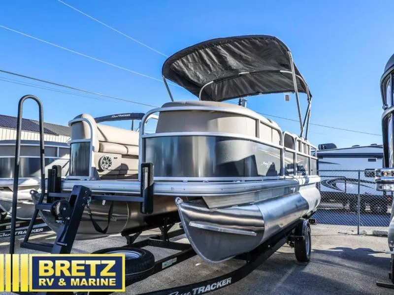 Slide: The Image of Party Barge 18 DLX 2025 - 7