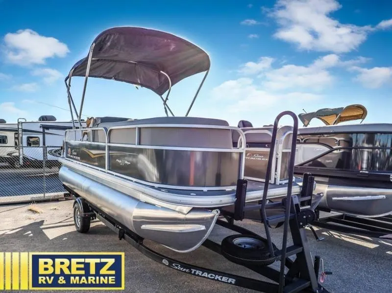 Slide: The Image of Party Barge 18 DLX 2025 - 3