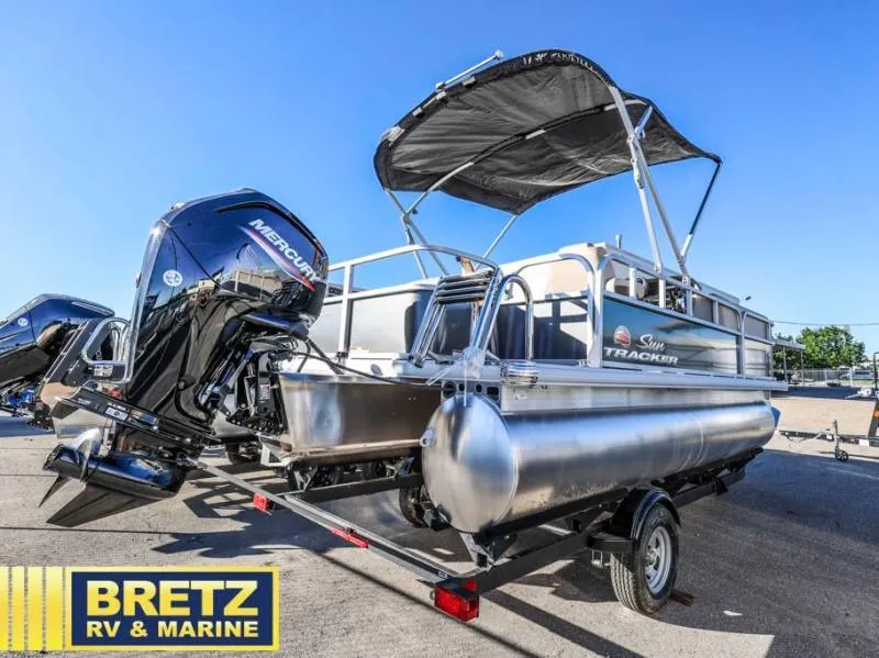 Slide: The Image of Party Barge 18 DLX 2025 - 8