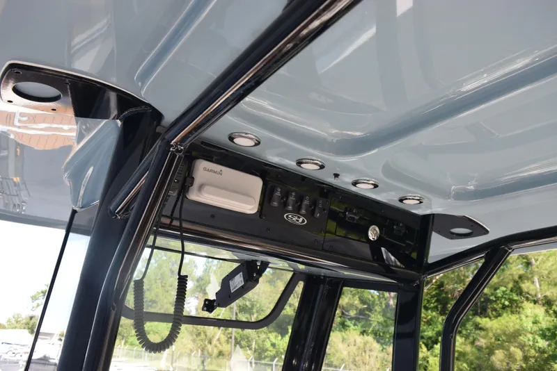 Slide: The Image of Sea Hunt Ultra 239 SE 2024 - 12