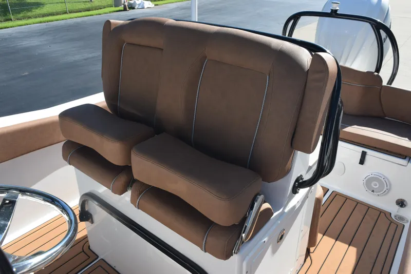 Slide: The Image of Sea Hunt Ultra 239 SE 2024 - 13