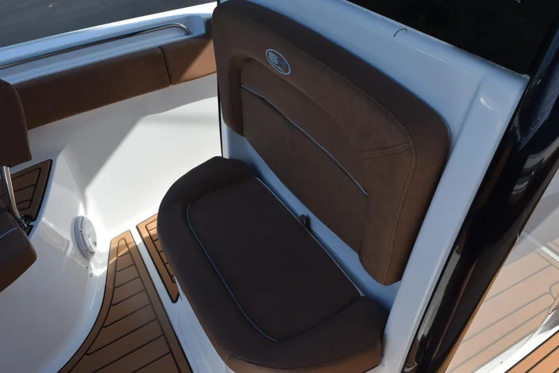 Slide: The Image of Sea Hunt Ultra 239 SE 2024 - 15