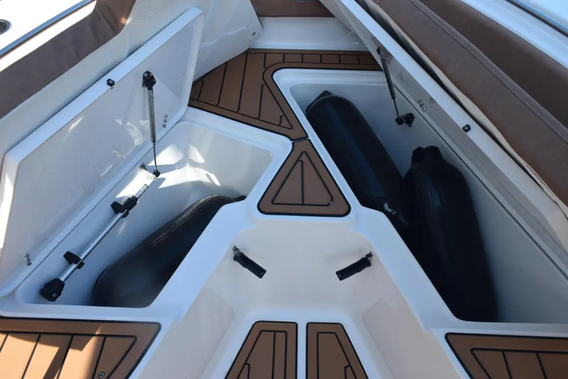 Slide: The Image of Sea Hunt Ultra 239 SE 2024 - 16