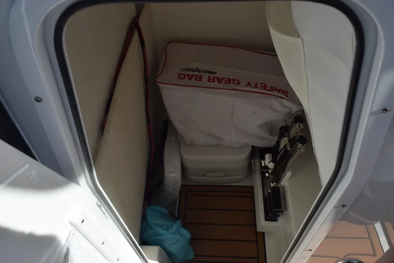 Slide: The Image of Sea Hunt Ultra 239 SE 2024 - 18