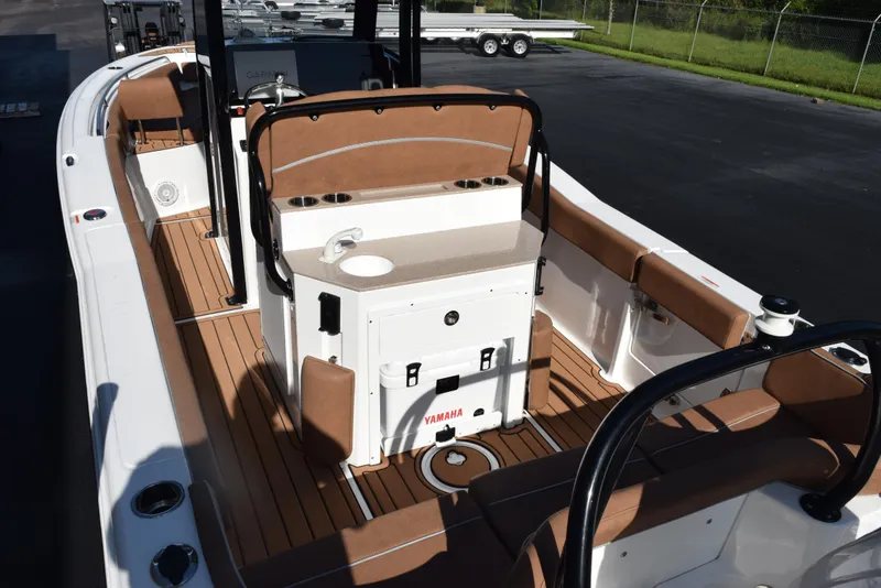 Slide: The Image of Sea Hunt Ultra 239 SE 2024 - 7