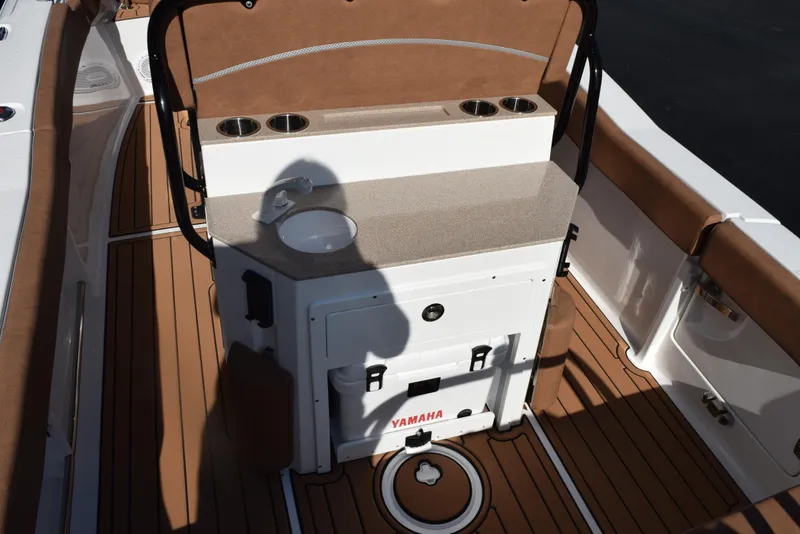 Slide: The Image of Sea Hunt Ultra 239 SE 2024 - 8