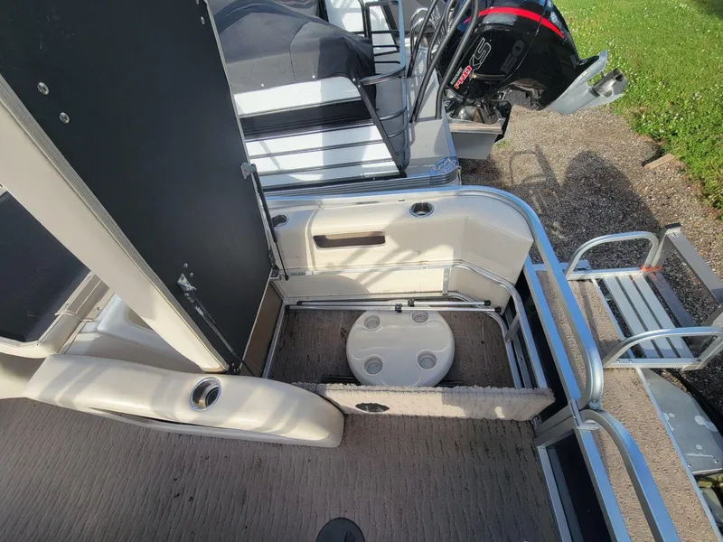 Slide: The Image of Misty Harbor 2585 Biscayne Bay Cruiser 2012 - 23