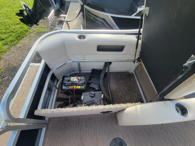 Slide: The Image of Misty Harbor 2585 Biscayne Bay Cruiser 2012 - 24