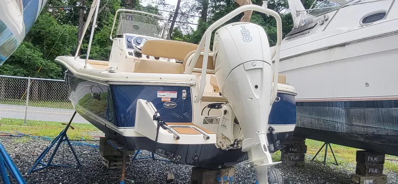 Slide: The Image of Scout 195 Sportfish 2020 - 21