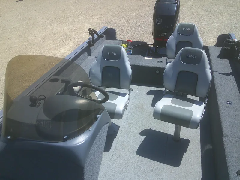 Slide: The Image of Lund 1775 Classic SS 2006 - 8