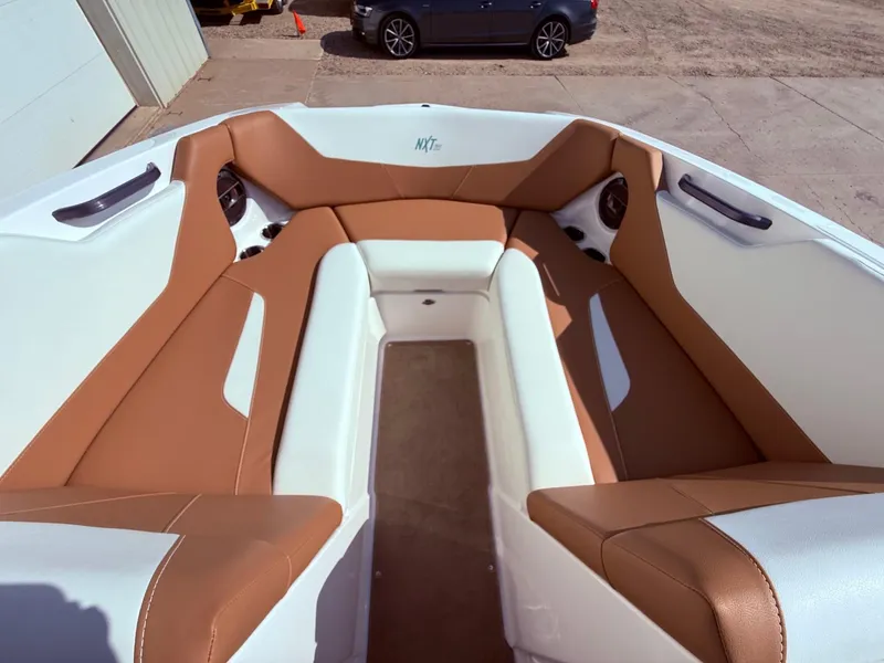 Slide: The Image of MasterCraft NXT 22 2021 - 13