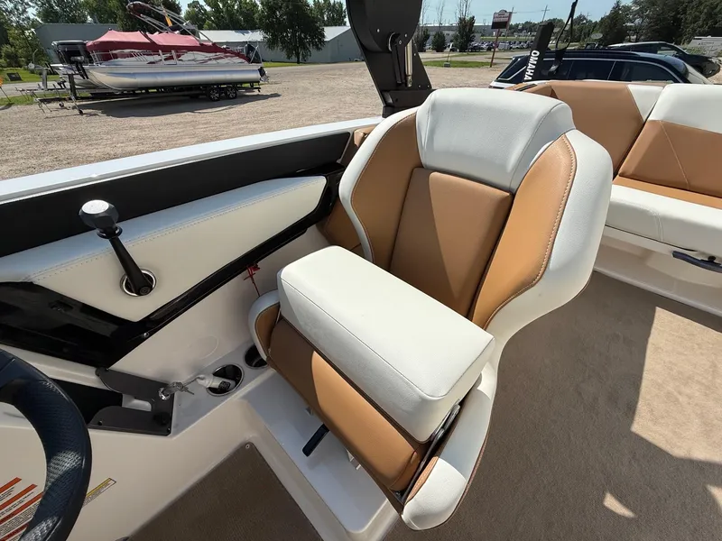 Slide: The Image of MasterCraft NXT 22 2021 - 35