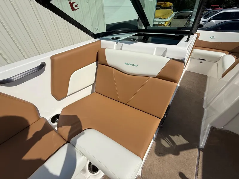 Slide: The Image of MasterCraft NXT 22 2021 - 36