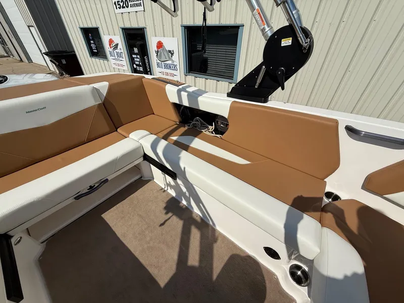 Slide: The Image of MasterCraft NXT 22 2021 - 38