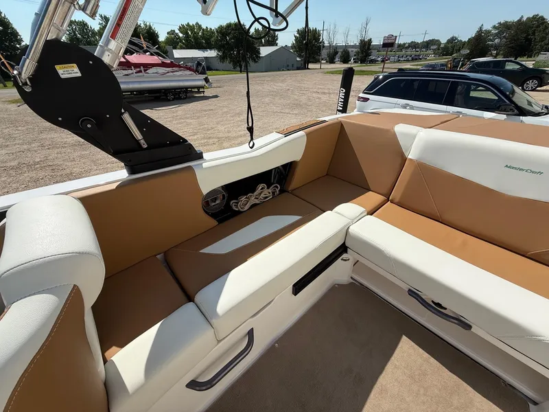 Slide: The Image of MasterCraft NXT 22 2021 - 40