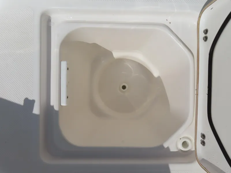 Slide: The Image of Livewell compartment on a 2018 Sea Fox 226 Commander boat. - 10