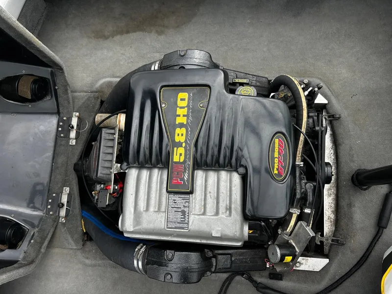 Slide: The Image of 2000 Correct Craft Air Nautique engine, PCM 5.8 HO, detailed view. - 10