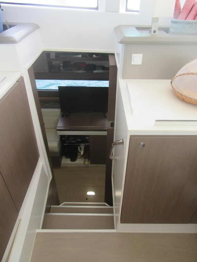 Slide: The Image of Bali 4.1 2020 - 106