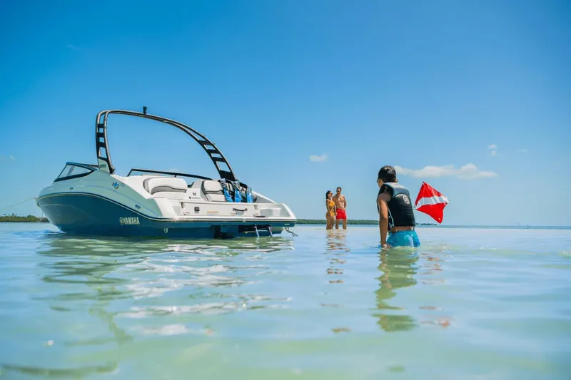 Slide: The Image of Yamaha 195S 2025 - 22