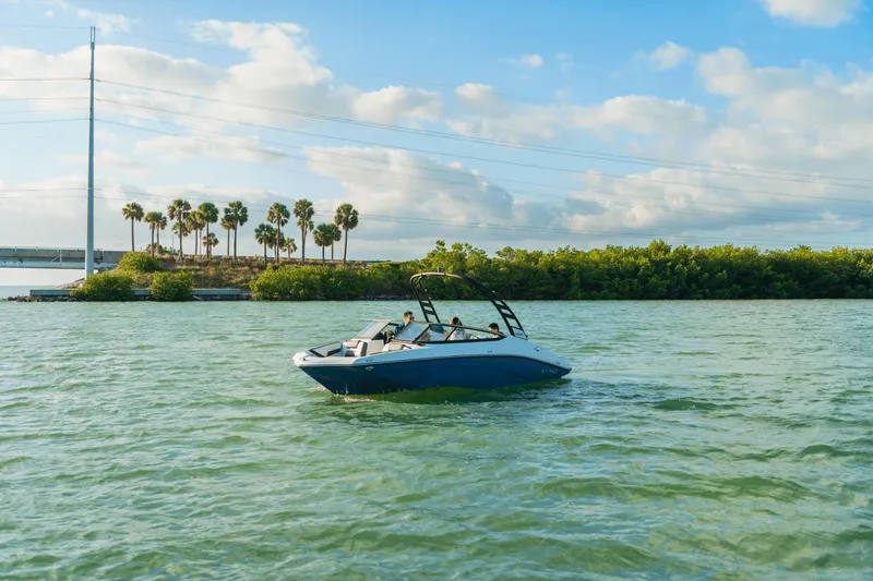 Slide: The Image of Yamaha 195S 2025 - 29