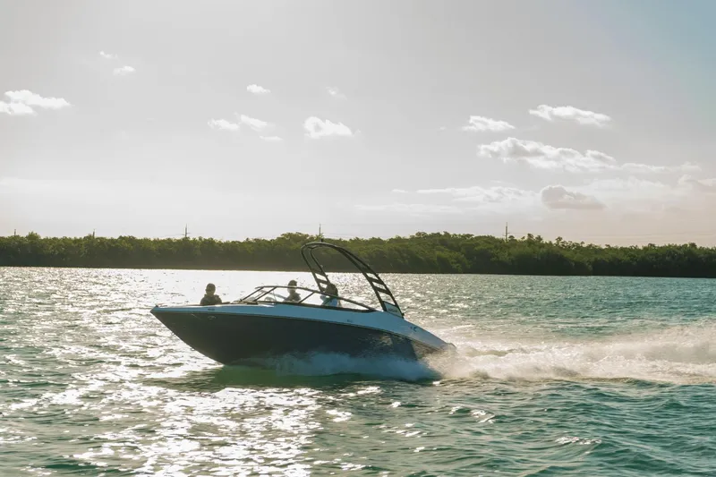 Slide: The Image of Yamaha 195S 2025 - 31