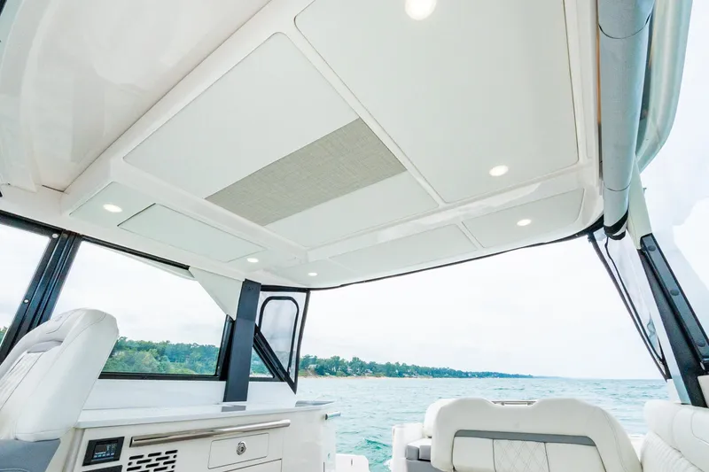 Slide: The Image of Regal 36 Grande Coupe 2022 - 32