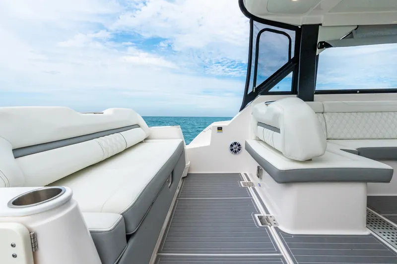 Slide: The Image of Regal 36 Grande Coupe 2022 - 33