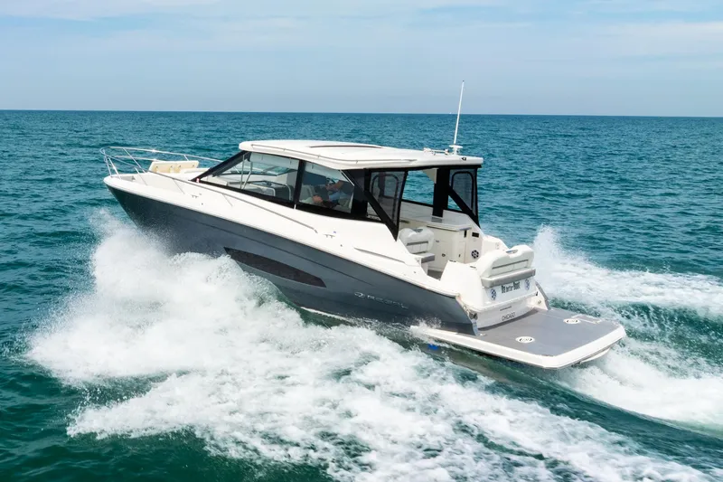 Slide: The Image of Regal 36 Grande Coupe 2022 - 9